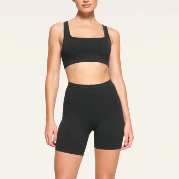 SKIMS Outdoor Bike Shorts - Small - Picture 4 of 6